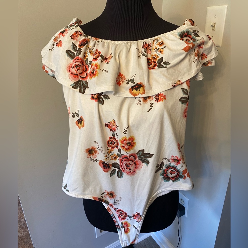Rue21 off the shoulder, flowered bodysuit size large